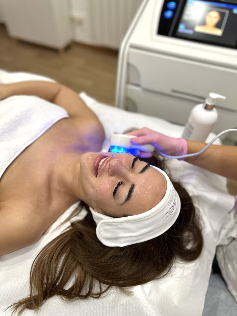 Egzosomi i ultrazvučna terapija lica u salonu Beauty Box