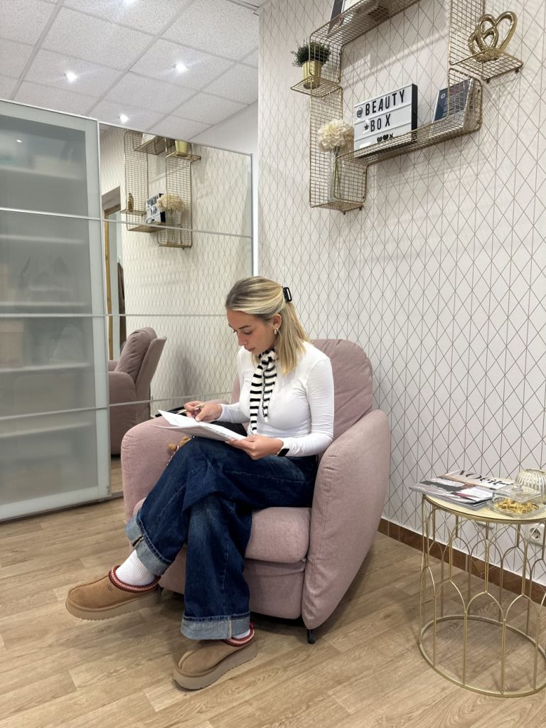 Klijentica prije tretmana u salonu Beauty Box